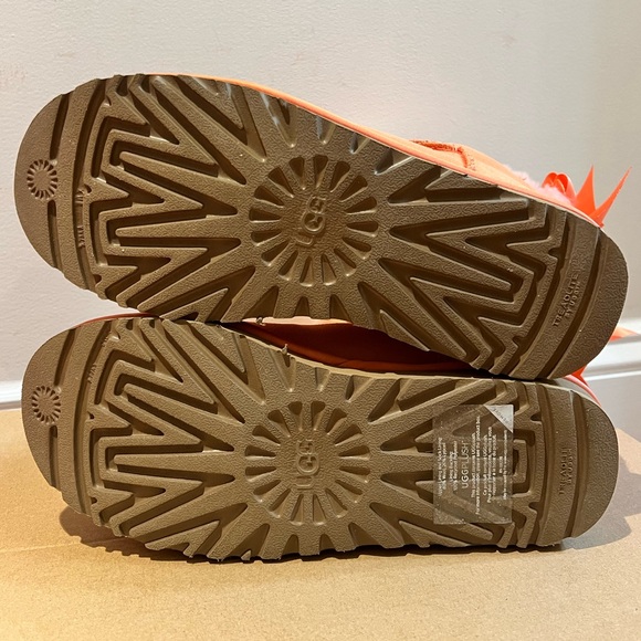 Ugg Bailey Bow Satin Boots - Picture 8 of 9